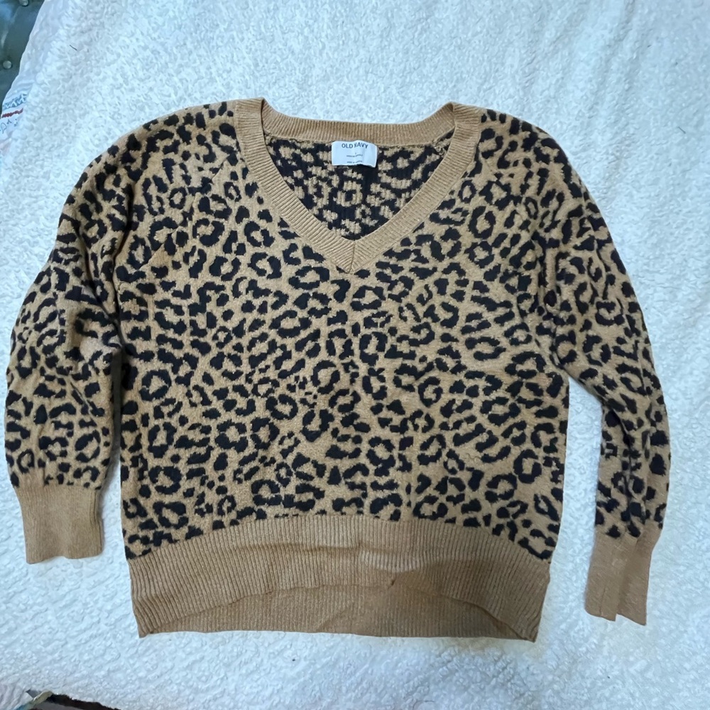 Old Navy Leopard Print V-Neck Sweater - Camel and Black
